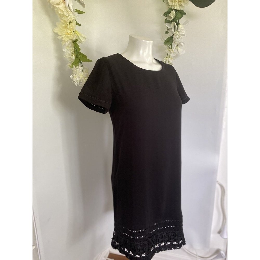 Cynthia Rowley Women's Shift Dress Size‎ 2 Black Fringe Crochet Hem Gold Zipper